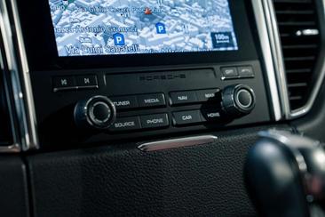 Porsche Macan Electrique Base — photo 29