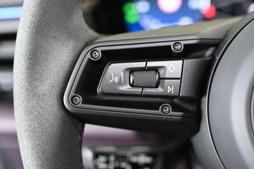 Porsche Macan Electrique Turbo — photo 20