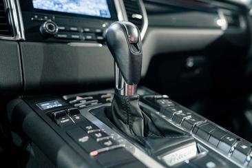 Porsche Macan Electrique Base — photo 30