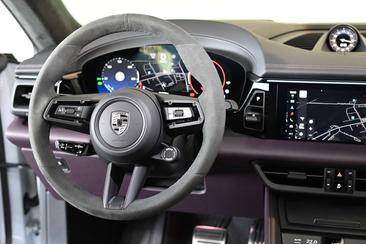 Porsche Macan Electrique Turbo — photo 23