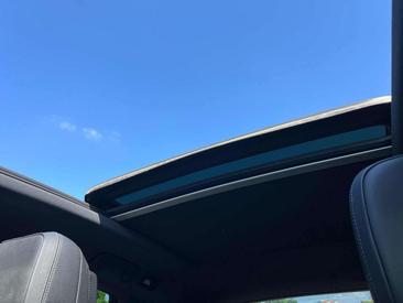 Porsche Macan Electrique Base — photo 18