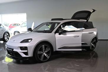 Porsche Macan Electrique Turbo — photo 25