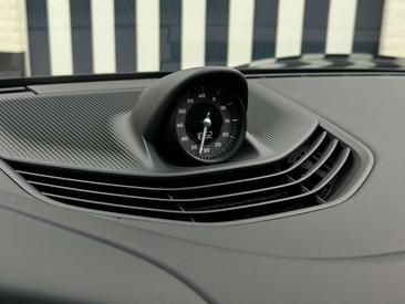 Porsche Taycan 4S — photo 17