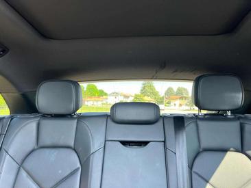 Porsche Macan Electrique Base — photo 22