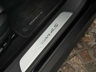 Porsche Taycan 4S — photo 26