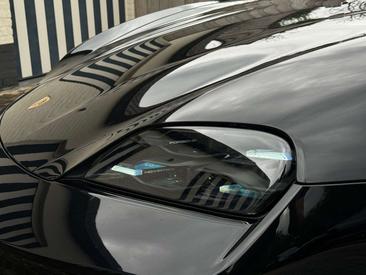 Porsche Taycan 4S — photo 28