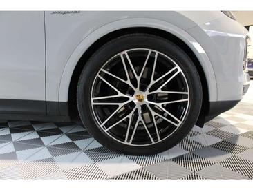 Porsche Cayenne III E-Hybrid — photo 4