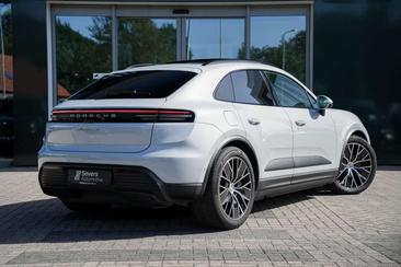Porsche Macan 4S — photo 3