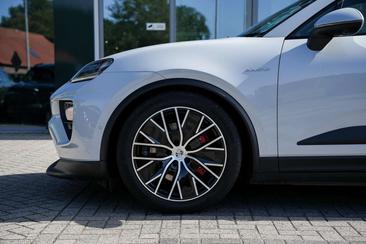 Porsche Macan 4S — photo 7
