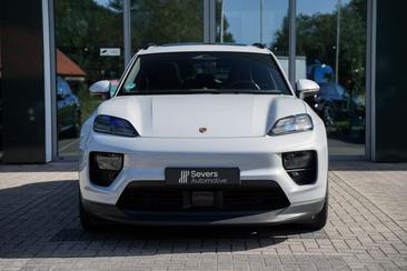 Porsche Macan 4S — photo 8
