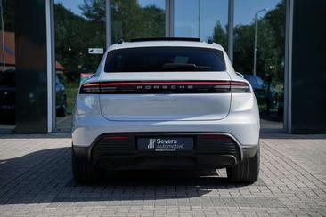 Porsche Macan 4S — photo 9