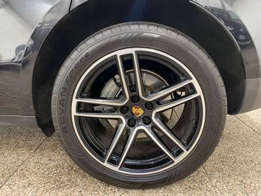 Porsche Macan Electrique S — photo 15