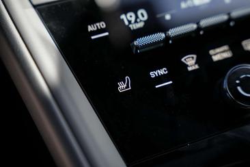 Porsche Macan 4S — photo 20