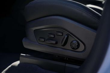 Porsche Macan 4S — photo 23