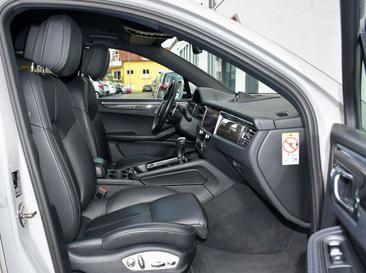 Porsche Macan Electrique S — photo 21