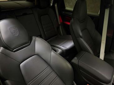 Porsche Cayenne III E-Hybrid Platinum Edition — photo 27