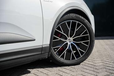 Porsche Macan 4S — photo 32