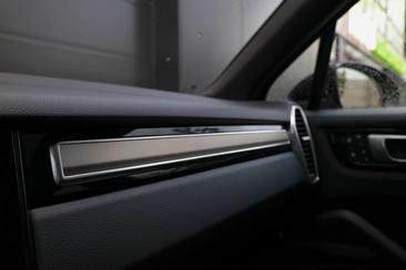 Porsche Cayenne III E-Hybrid Platinum Edition — photo 40