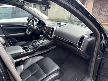 Porsche Cayenne III Platinum Edition — photo 17