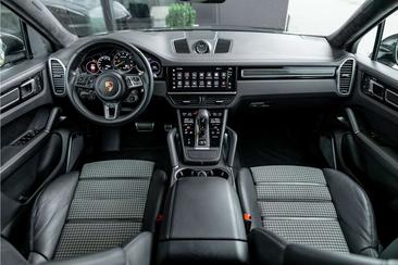 Porsche Cayenne III Turbo S E-Hybrid — photo 16