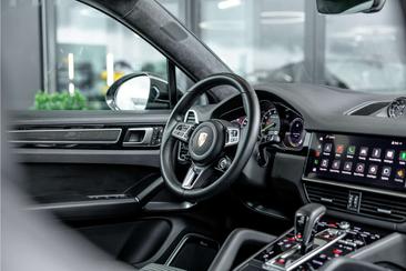 Porsche Cayenne III Turbo S E-Hybrid — photo 18