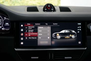 Porsche Cayenne III Platinum Edition — photo 11