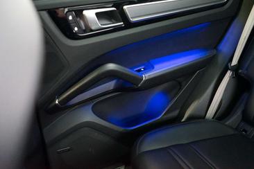 Porsche Cayenne III Platinum Edition — photo 13