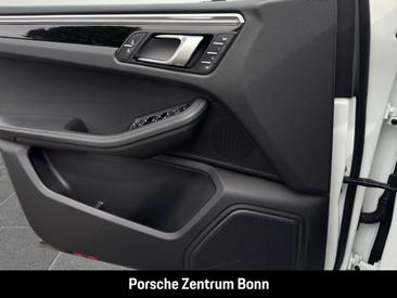 Porsche Macan Electrique S — photo 12