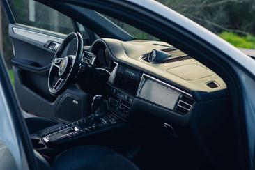 Porsche Macan Electrique GTS — photo 11