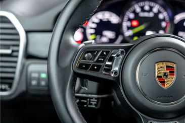 Porsche Cayenne III Turbo S E-Hybrid — photo 26