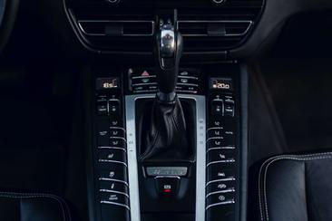 Porsche Macan Electrique GTS — photo 14