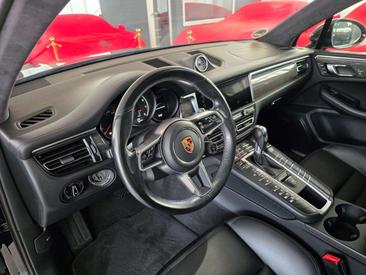 Porsche Macan Electrique Turbo — photo 11