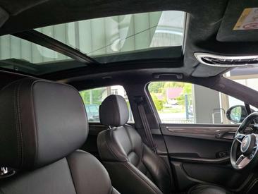Porsche Macan Electrique Turbo — photo 15