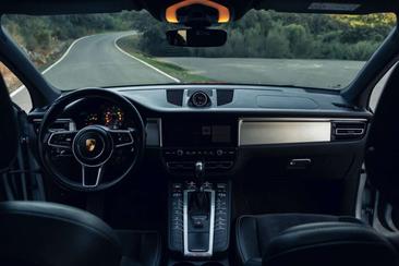 Porsche Macan Electrique GTS — photo 21