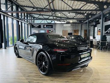 Porsche 718 Boxster — photo 9