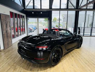 Porsche 718 Boxster — photo 11