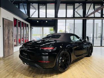 Porsche 718 Boxster — photo 12