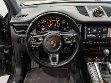 Porsche Macan Electrique Turbo — photo 16