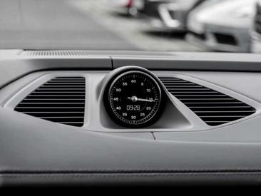 Porsche Macan 4S — photo 10