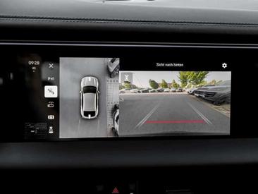 Porsche Macan 4S — photo 15