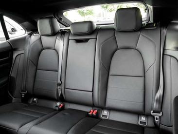 Porsche Macan 4S — photo 16