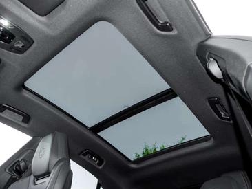 Porsche Macan 4S — photo 17
