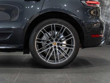 Porsche Macan Electrique Turbo — photo 28