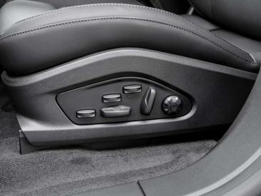 Porsche Macan 4S — photo 20