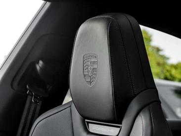 Porsche Macan 4S — photo 21