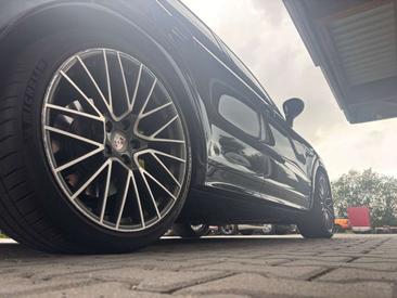 Porsche Cayenne III E-Hybrid Platinum Edition — photo 31