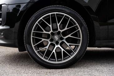 Porsche Macan Electrique S — photo 9