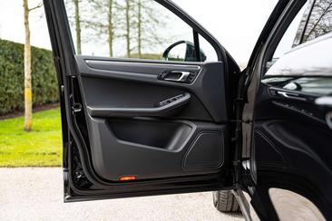 Porsche Macan Electrique S — photo 12