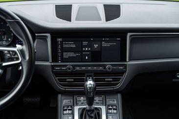Porsche Macan Electrique S — photo 20