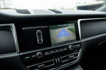 Porsche Macan Electrique S — photo 21